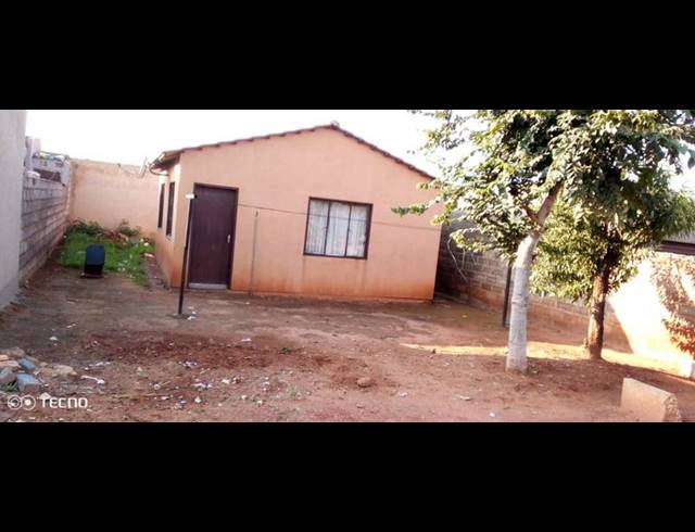 2 BEDROOM HOUSE FOR SALE IN ESSELEN PARK EXT 1